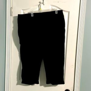 EUC pull on stretch capri pant